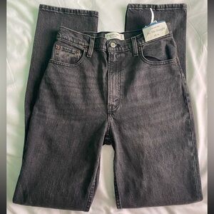 Abercrombie Ultra High Rise 90’s Straight Jeans